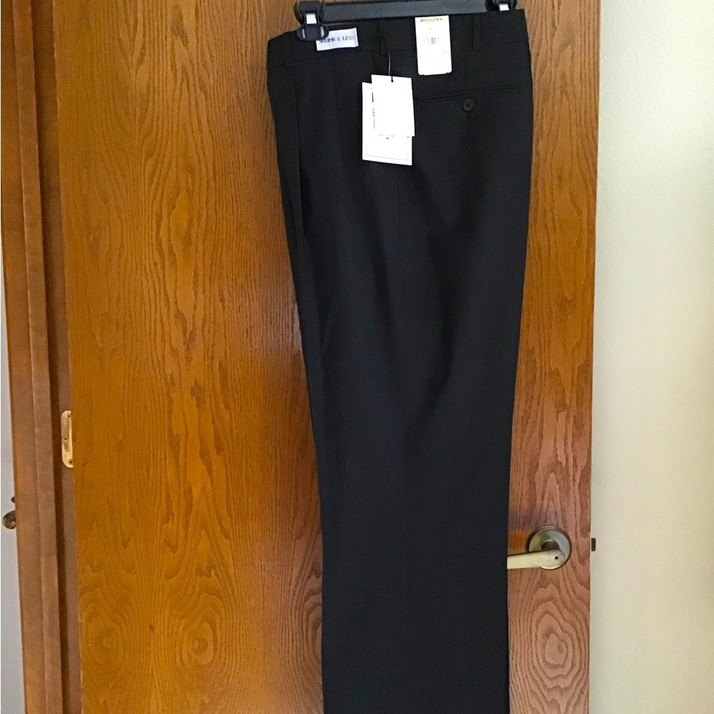 NWT HIGGINS CHARCOAL COLORED DRESS PANTS. Size 38x32